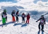 Groupe de skieurs alpin