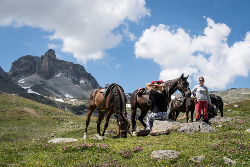 Randonnée à cheval en montagne avec Equitation Haute Maurienne Vanoise, Valfréjus