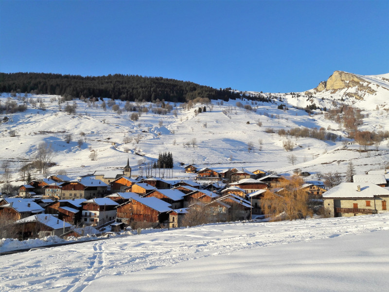 Village de Nâves