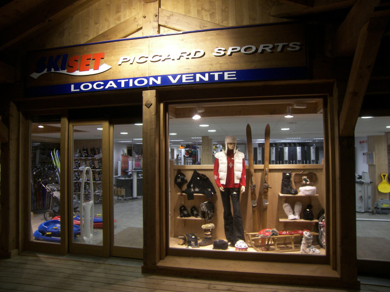 vitrine-piccard-sports-hameau-beaufortain vitrine-piccard-sports-hameau-beaufortain