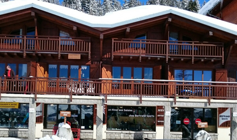 two-skigliss-location-de-ski-aux-saisies two-skigliss-location-de-ski-aux-saisies