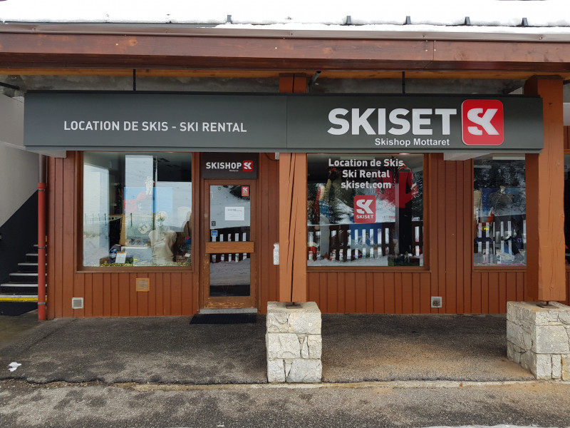 SKISHOP MOTTARET - © @sylvainaymoz SKISHOP MOTTARET