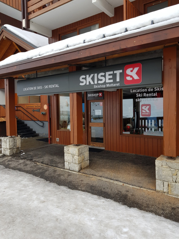 SKISHOP MOTTARET - © @sylvainaymoz SKISHOP MOTTARET