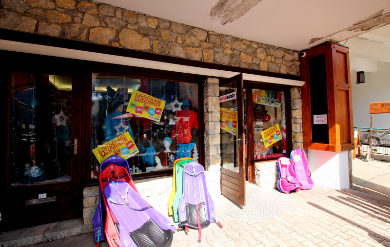 Façade du magasin Intersport