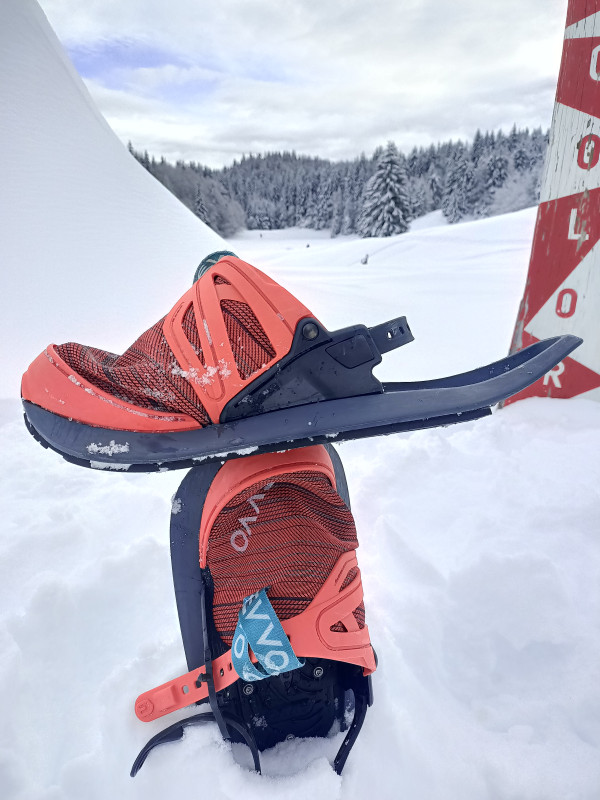 Raquette Evvo avec luge Zipfy - © Village Tipi Raquette Evvo avec luge Zipfy