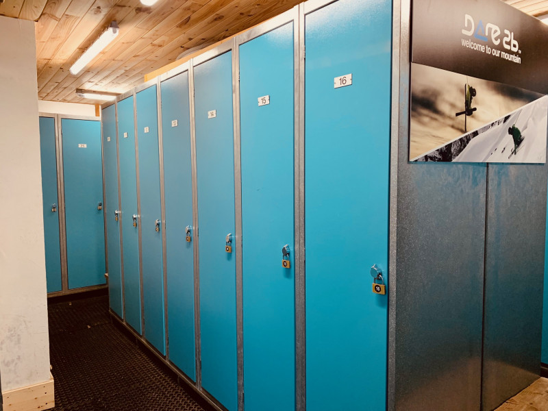 Netski Everest sports