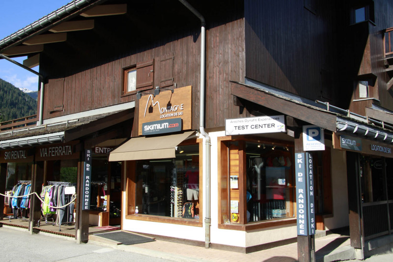 vitrine-montagne-magasin - © eymonerie vitrine-montagne-magasin