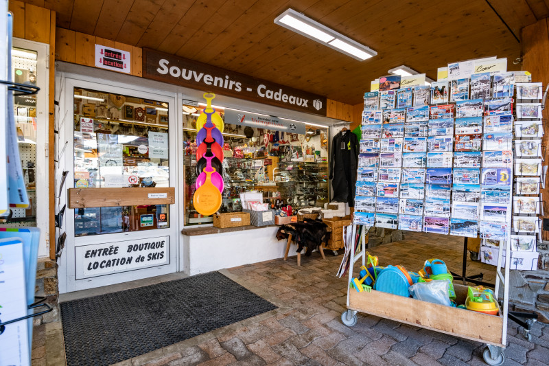 magasin-souvenir-coucou - © Christine Haas magasin-souvenir-coucou